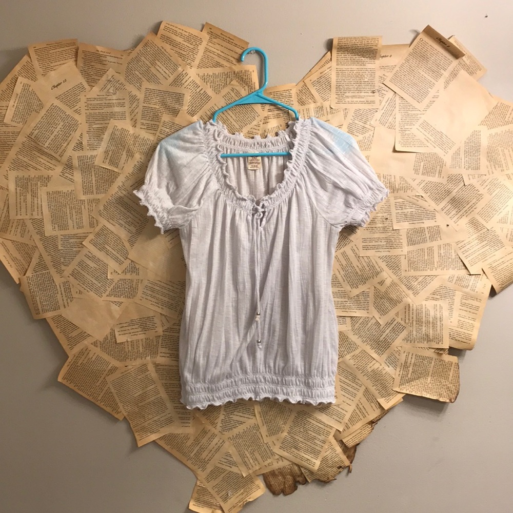 White Faded Glory Puffy Pirate shirt S(4-6)